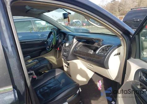 2014 Chrysler Town & Country Touring from USA, damaged, VIN 2C4RC1BG8ER367949